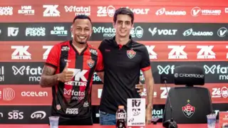 Léo Pereira é apresentado no Vitória