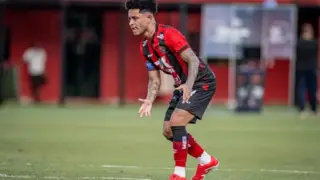 Matheusinho meia do Vitória volta de lesão