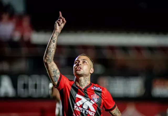 Thiaguinho no vitória