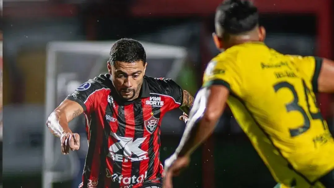 vitória empata