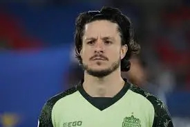 Lucas Crispim mercado da bola