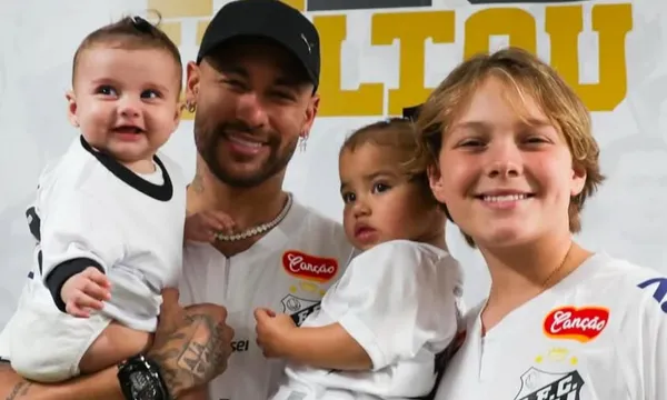 Neymar e os filhos