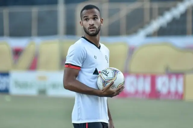 zagueiro João Victor vitória