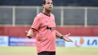 Rodrigo Chagas volta ao comando técnico do Vitória; entenda
