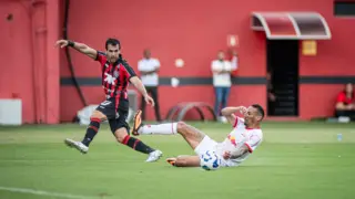 Vitória conquista três pontos e deixa a zona de rebaixamento