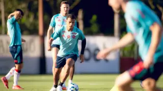 Flamengo desfalque treino jogo