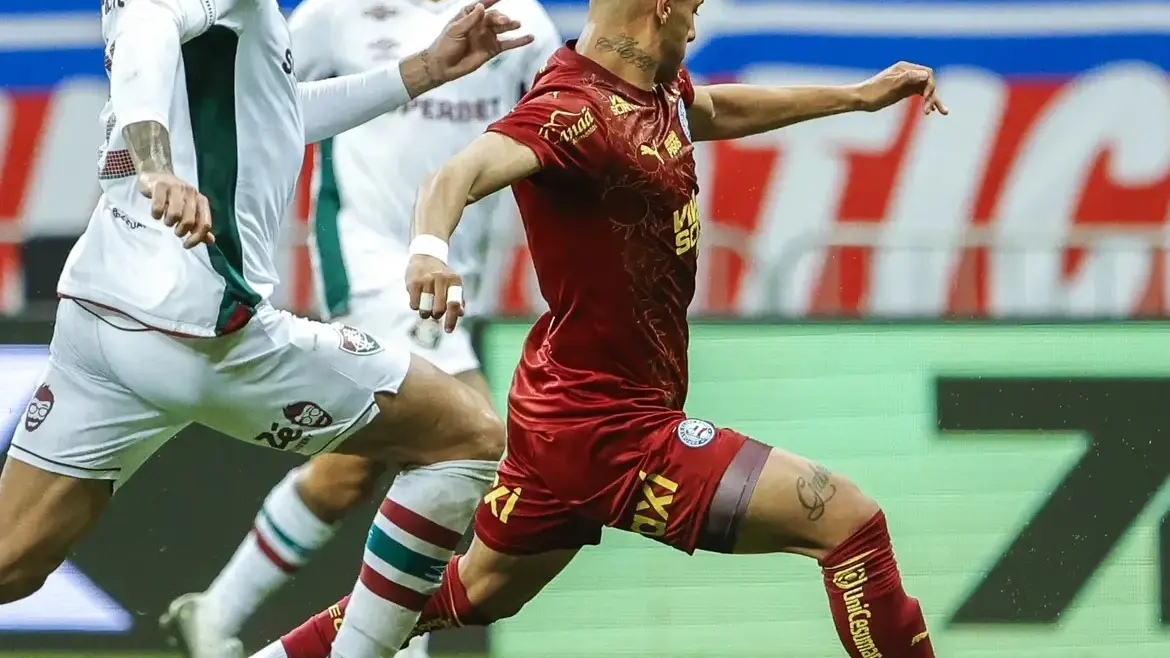 Bahia e Fluminense protagonizam jogo eletrizante e empatam na Fonte Nova