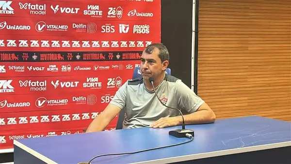 Fábio Carille foi demitido do Vitória após um mês do contrato assinado