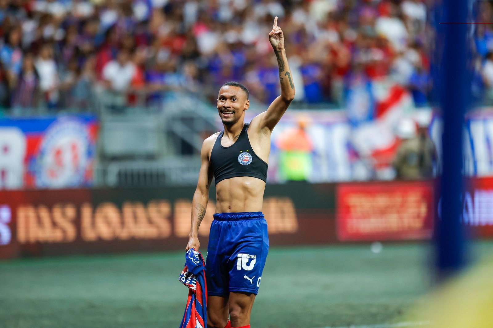 Ademir faz gol para o Bahia