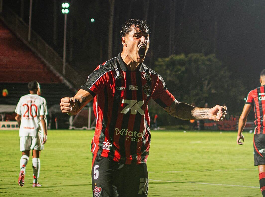 Lucas Halter comemora gol