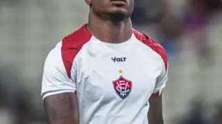 Vitória estende empréstimo de Jamerson e projeta retorno do lateral
