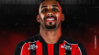 Vitória anuncia contratação do lateral Mateusinho