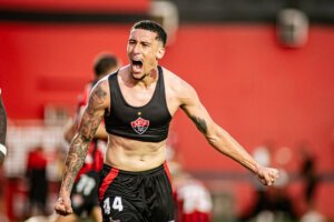 Baralhas garante permanência do Vitória na Série A