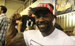 Lutador baiano segue desaparecido após mergulho no Rio Negro