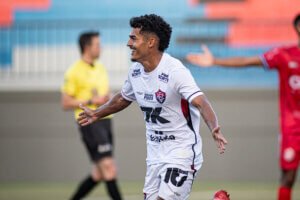 Vitória vence o Barcelona de Ilhéus e retorna ao G-4 do Baianão