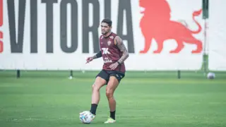 Vitória se pronuncia após críticas e divulga relatório sobre lesões no elenco