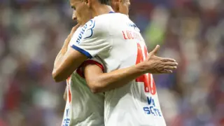 Luciano Juba abraça Erick Puga