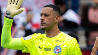 Bahia confirma ruptura no joelho de Léo Vieira e goleiro passará por cirurgia