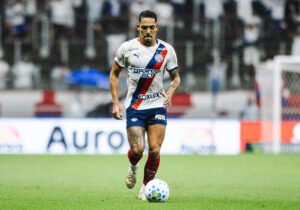 gilberto jogando pelo Bahia