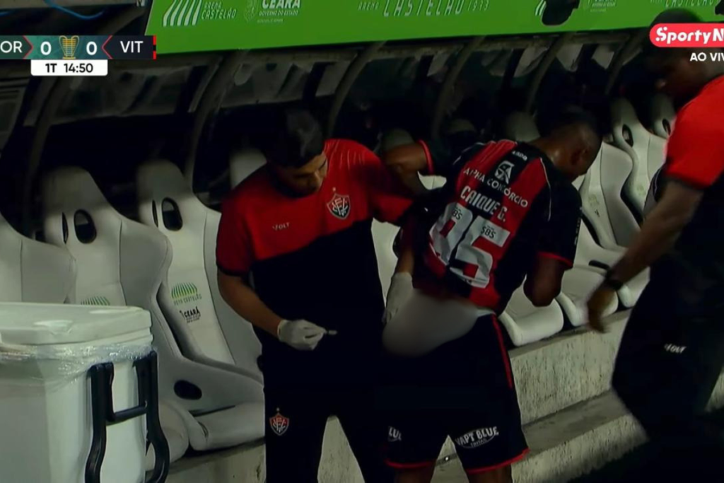 Caíque Gonçalves sentiu dores fortes e precisou tomar injeção nas nádegas durante partida Fortaleza x Vitória