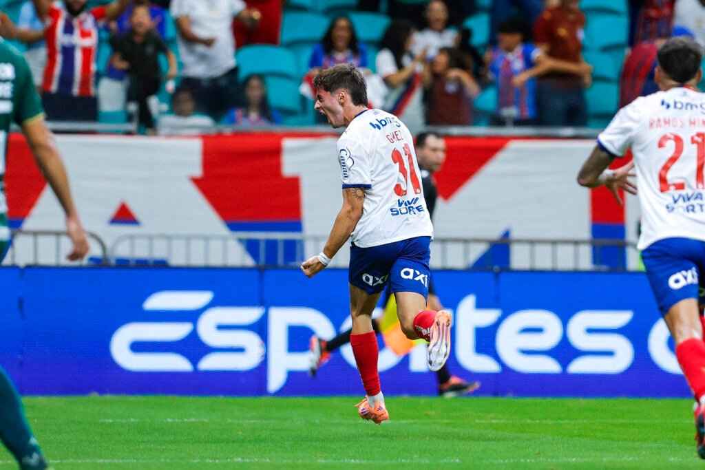 Roman Gómez comemorando gol pelo Bahia