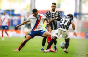 Luiz Guilherme em partida do Bahia contra o Corinthians na Arena Fonte Nova