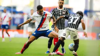 Luiz Guilherme em partida do Bahia contra o Corinthians na Arena Fonte Nova