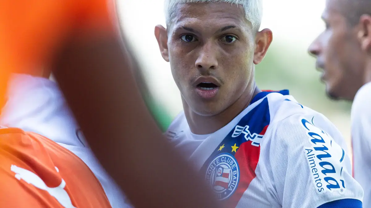 Erick Pulga com a camisa do Bahia