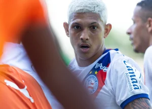 Erick Pulga com a camisa do Bahia