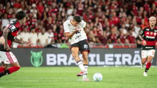 Zé Vitor no jogo Flamengo x Vitória pelo Brasileirão 2026