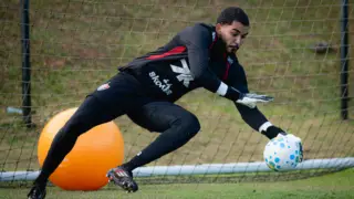 Lucas Arcanjo em treino do Vitória no Barradão