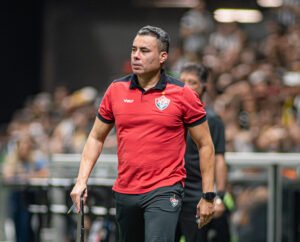 Jair Ventura, como técnico do Vitória em 2026