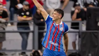 Alejo Véliz comemorando gol do Bahia contra o Bragantino
