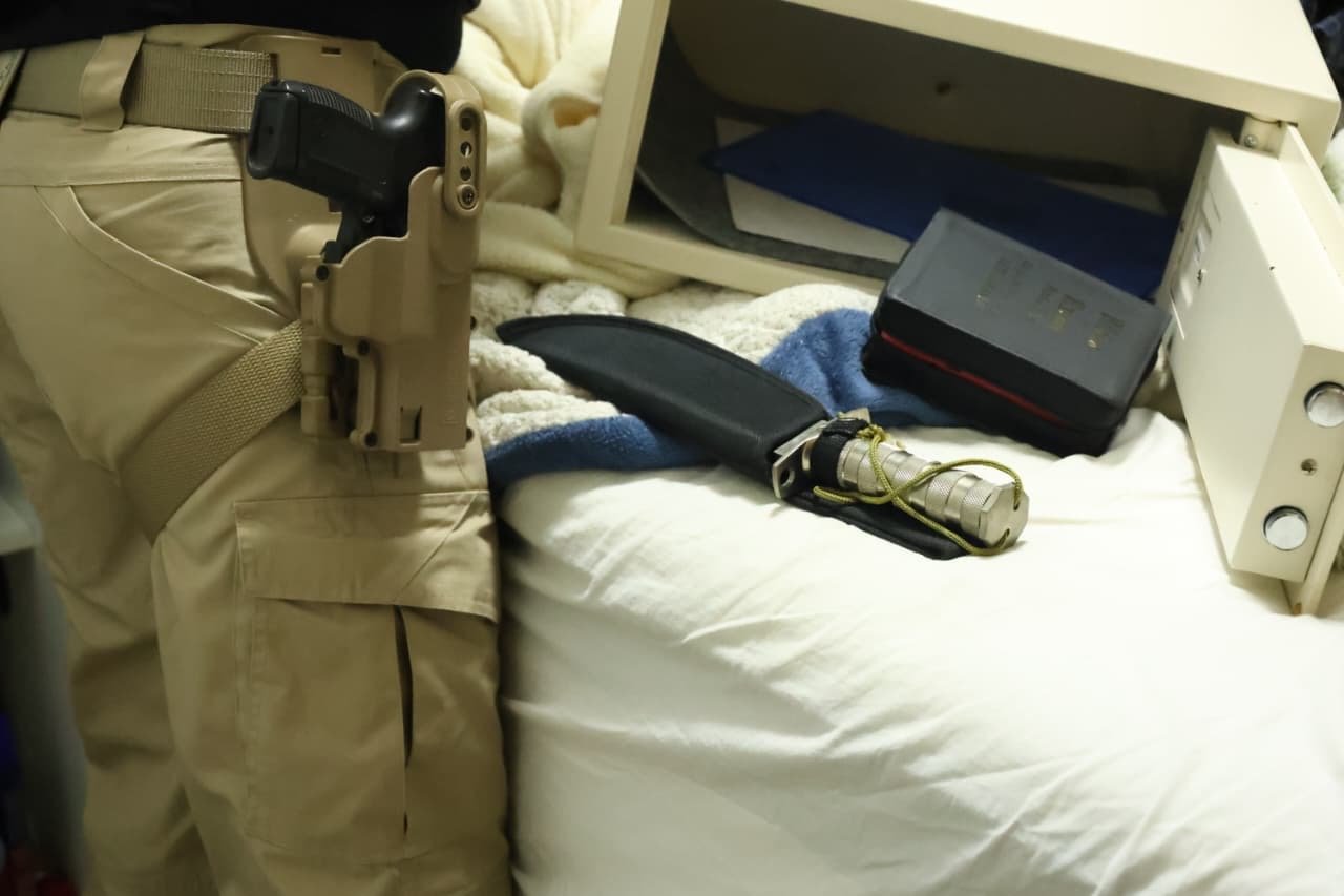 Policial encontra armas brancas em casa ligada a dirigentes da bamor em Salvador