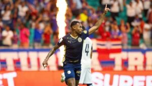 Jean Lucas, do Bahia, comemorando gol do Bahia em cima do Remo, na Arena Fonte Nova
