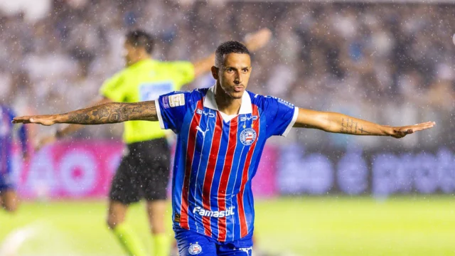 Juba comemora gol pelo Bahia na Vila Belmiro