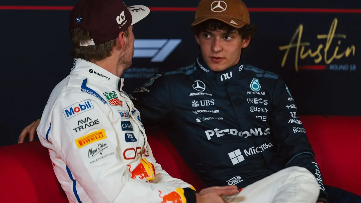 Andrea Kimi Antonelli, piloto da Mercedes, celebra vitória no GP dos Estados Unidos de Fórmula 1