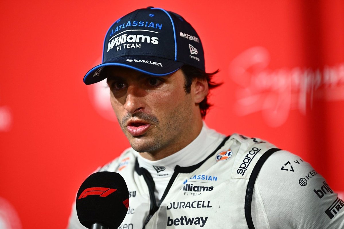Carlos Sainz, piloto da Williams, em uma coletiva de imprensa da Fórmula 1