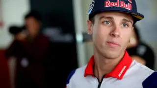 Diogo Moreira em sua moto durante uma corrida de MotoGP