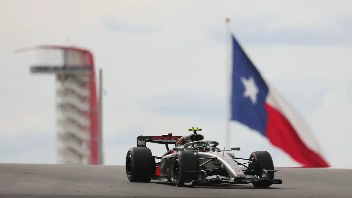 Gabriel Bortoleto em seu carro da Audi durante o Grande Prêmio dos Estados Unidos de Fórmula 1 em Austin