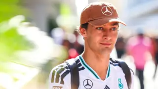 George Russell em seu carro da Mercedes durante o Grande Prêmio dos Estados Unidos de Fórmula 1.