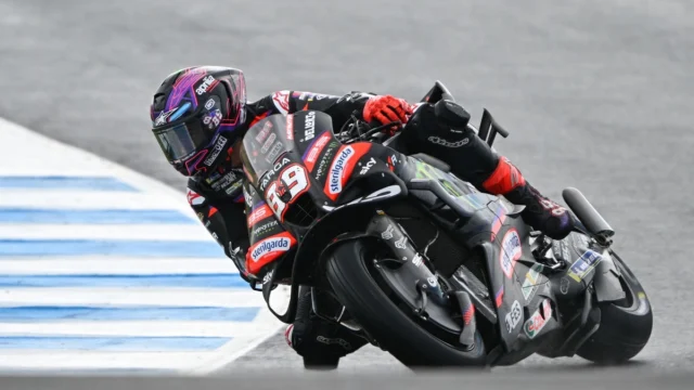 Jorge Martín em queda na corrida sprint do GP da Austrália de MotoGP