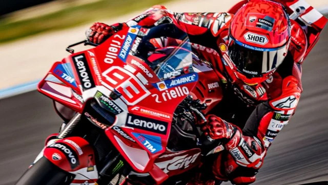 Marc Márquez comemora vitória na sprint da MotoGP em Phillip Island, Austrália